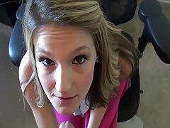 Petite palestra donna scopata in interrazziale duo durante un video porno di donne lesbiche affare